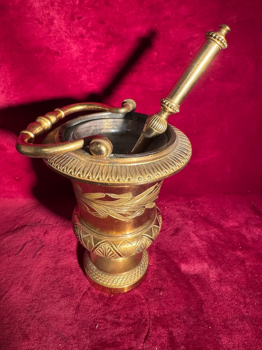 Holy Water Bucket And Its Holy Water Spoon-photo-3