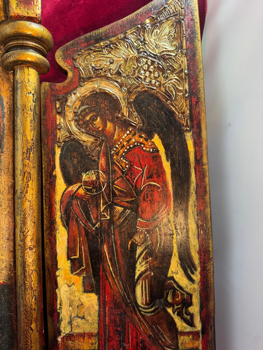 Painted Wooden Triptych: Queen Of Poland And Angels-photo-4