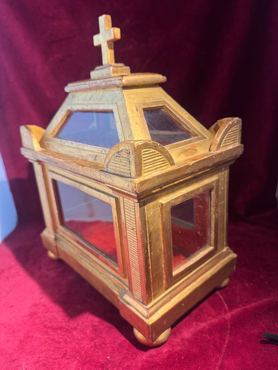 CHASSE EN BOIS DORE 