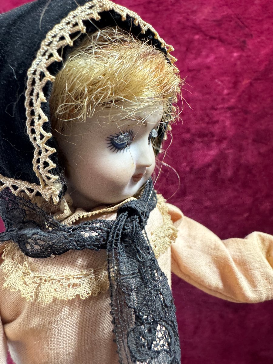 Automata: Young Girl Painter-photo-3