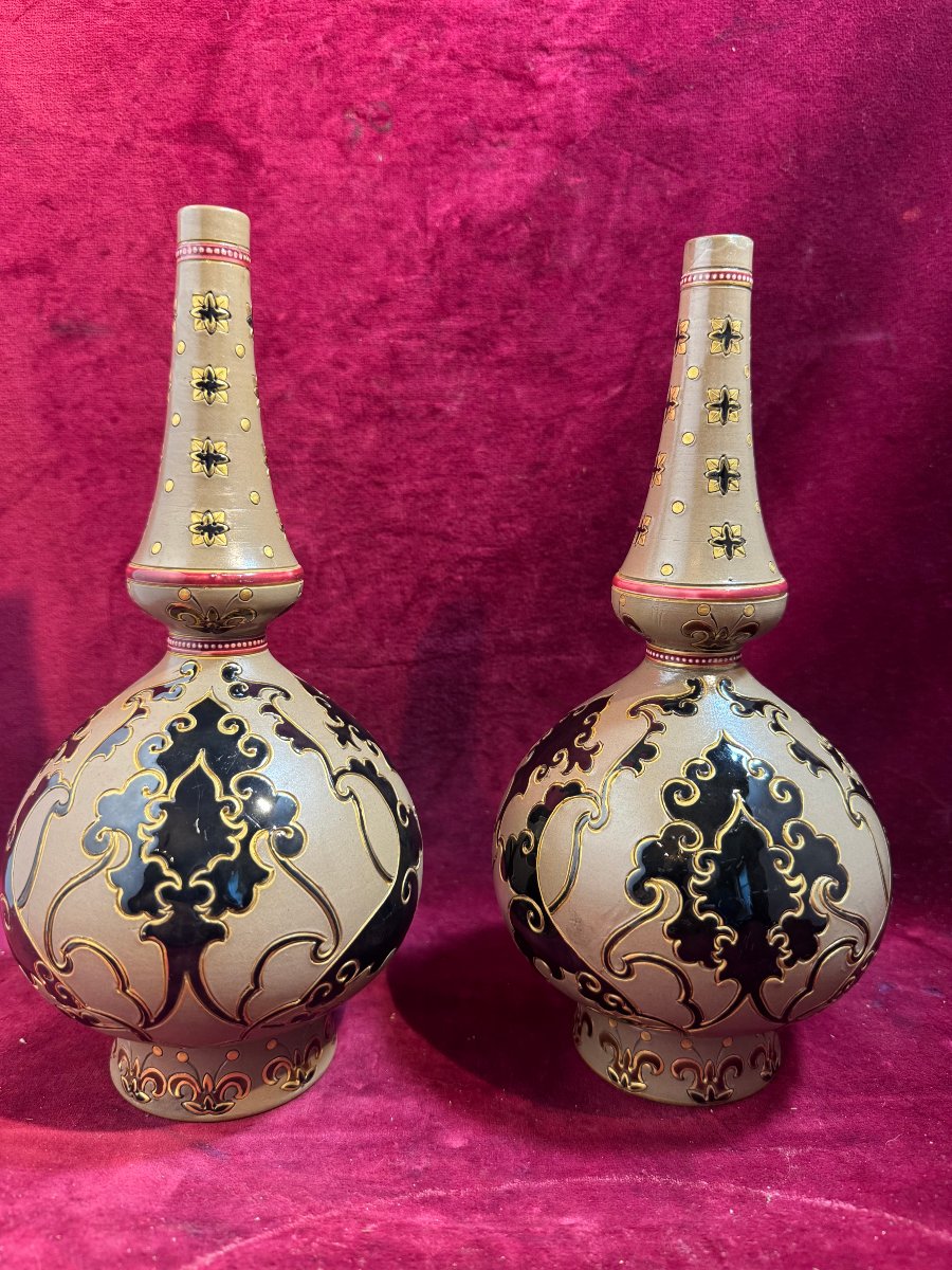SARREGUEMINES PAIRE DE VASES