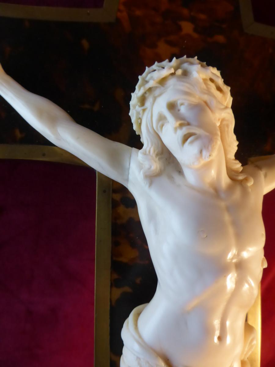 Crucifix In Ivory And Scale-photo-4