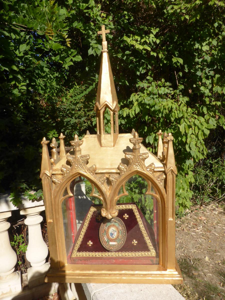 Reliquary Paperolles Neo Gothic Chapel