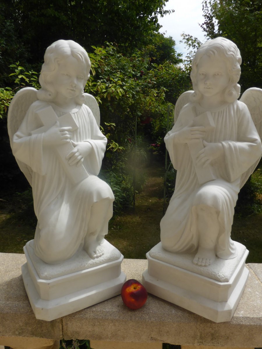 Pair Of Cherubs In Porcelain Biscuit