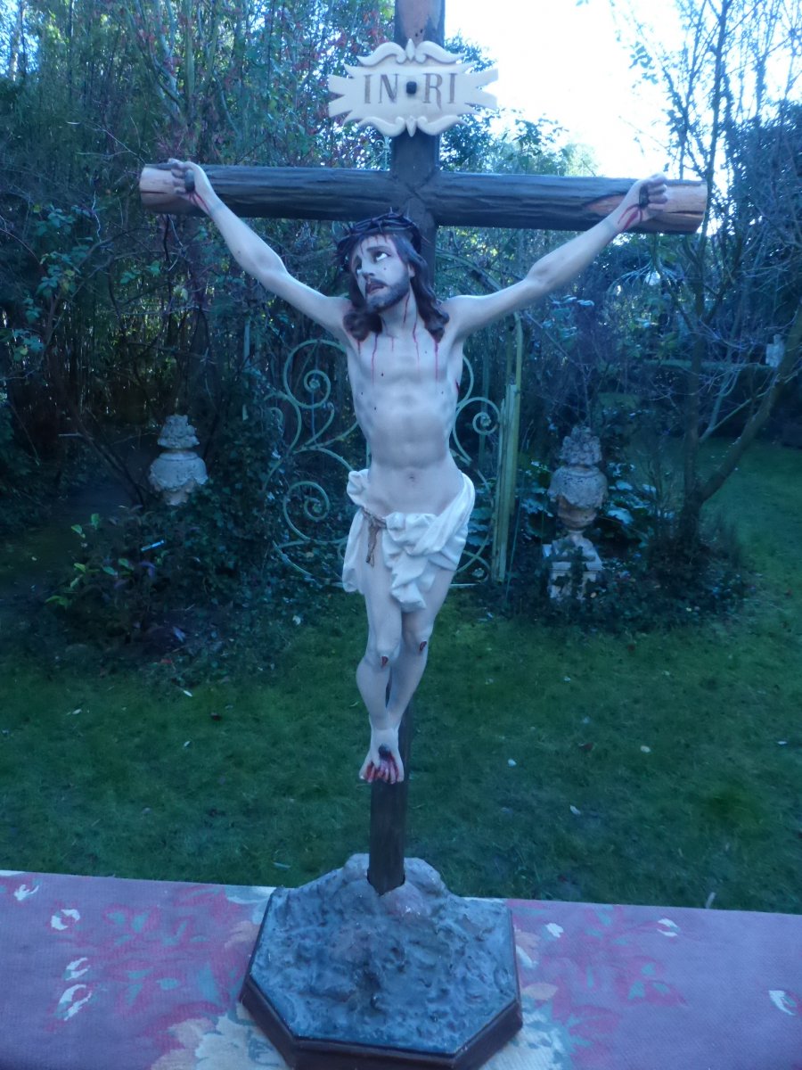 Crucifix  Yeux En Verre