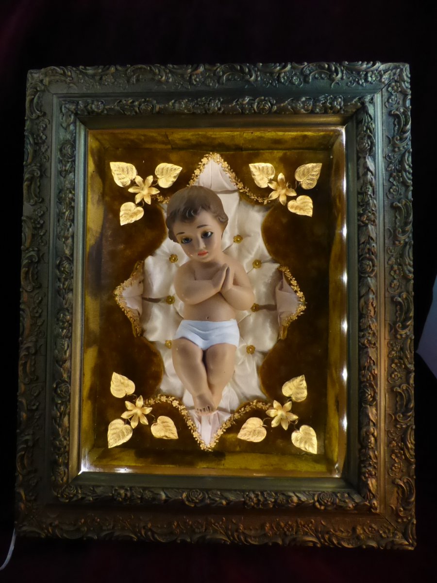 Child Jesus Glass Eyes In A Light Box