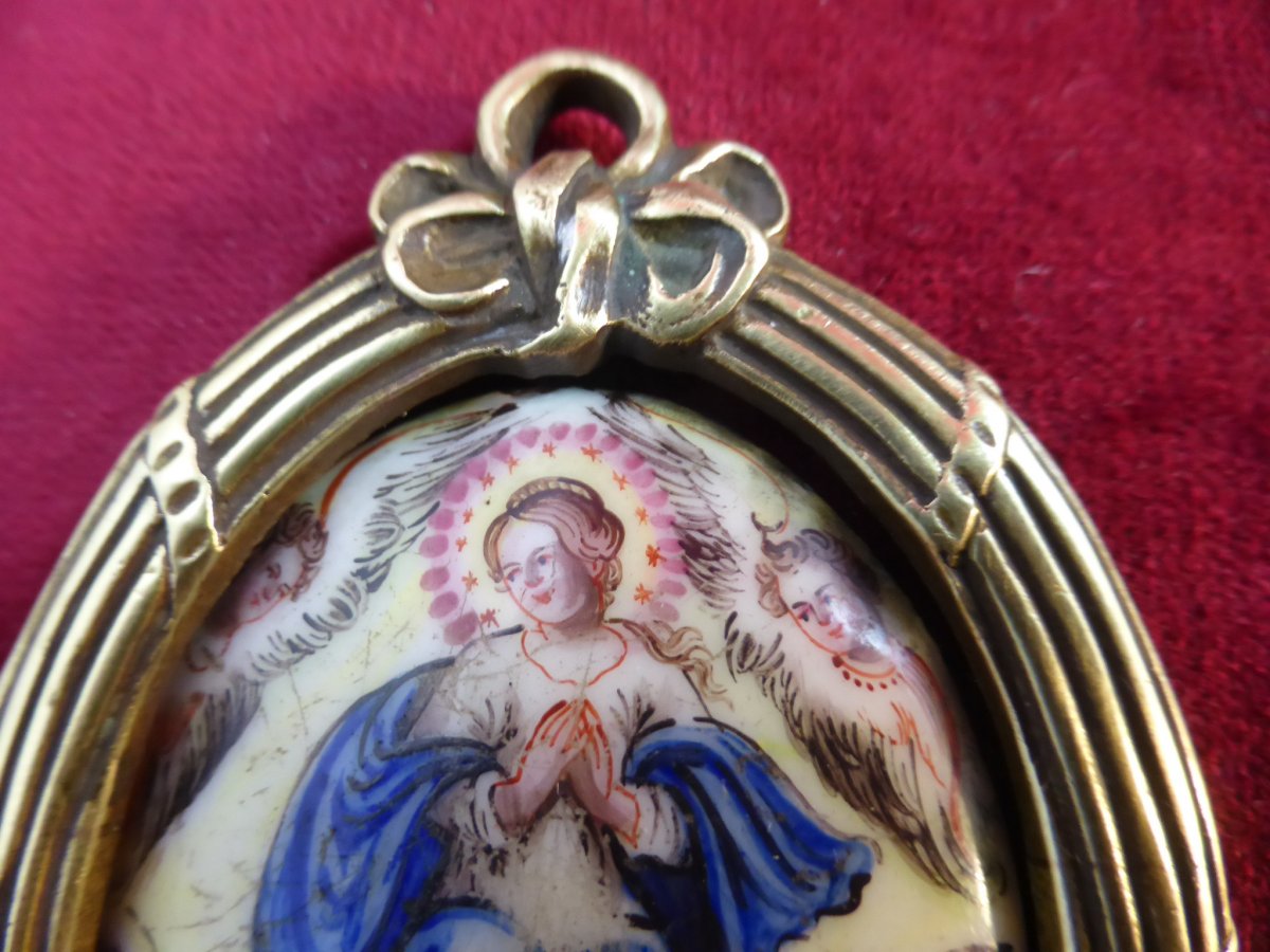 Medaillon En Email Vierge Et Angelots-photo-1