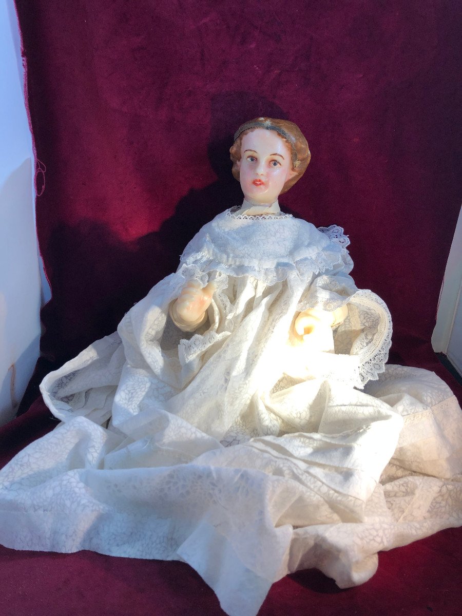 Jesus In Wax In Lace Suit-photo-4