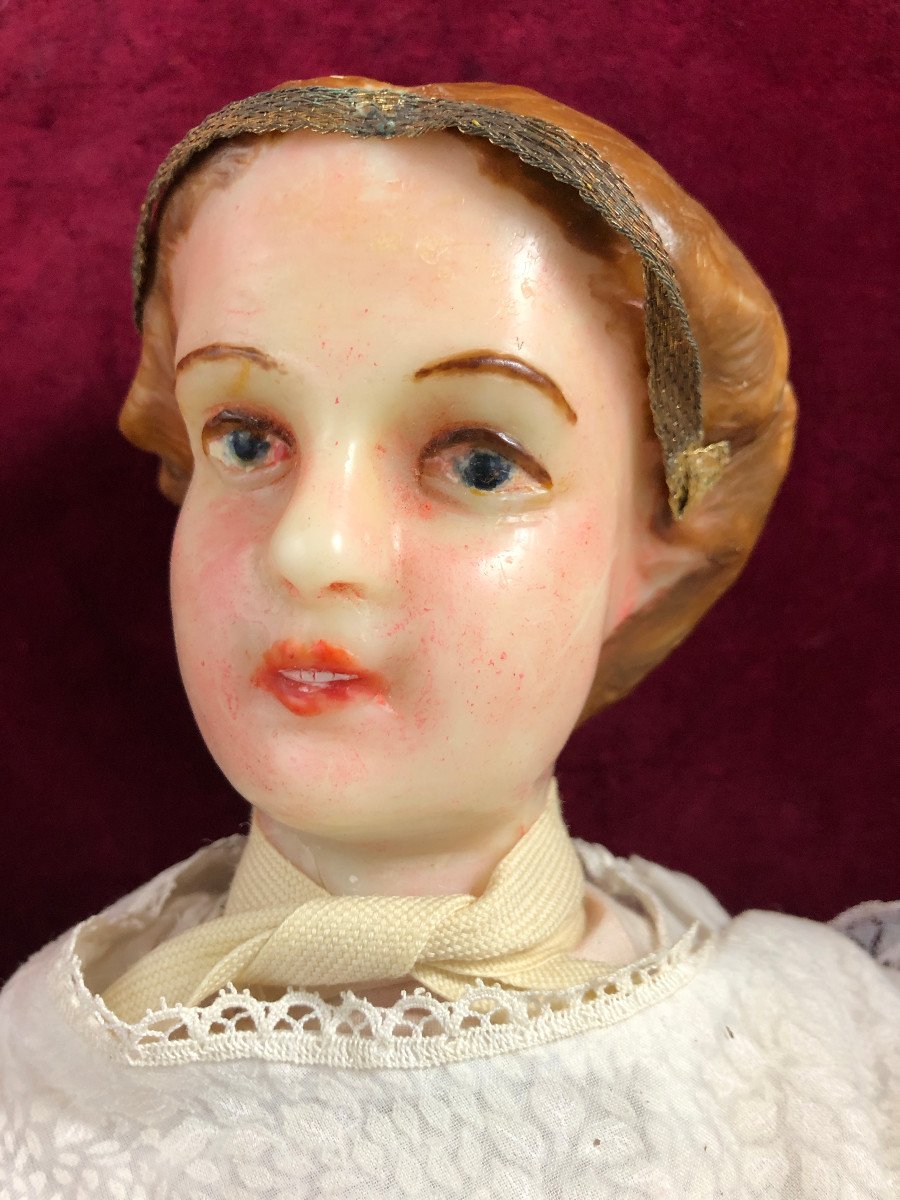 Jesus In Wax In Lace Suit-photo-2