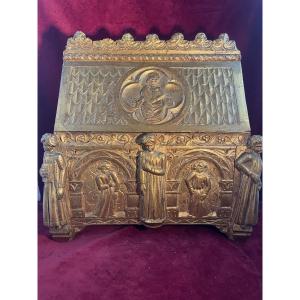 CHASSE EN BOIS DORE XVIII EME