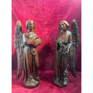 Pair Of Angels In Prayer And A Thureferaire