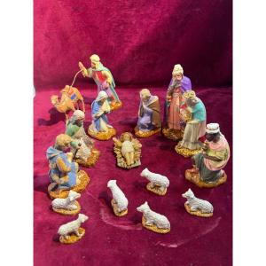 CRECHE EN PLATRE PEINT