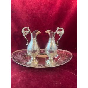 BURETTES EN ARGENT ET LEUR PLATEAU 