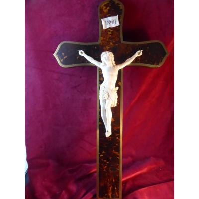 Crucifix En Ivoire Et Ecaille 