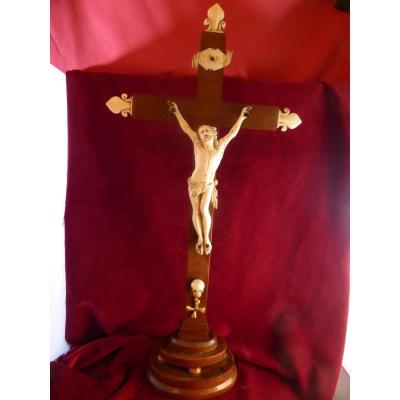 Christ D Altar In Rosewood And Ivory