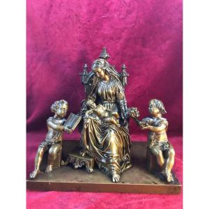 Vierge A L Enfant Assise Avec Deux Angelots Bronze