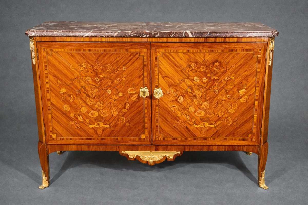 Commode à Portes Louis XVI , En Marqueterie , Epoque Début XIXe 