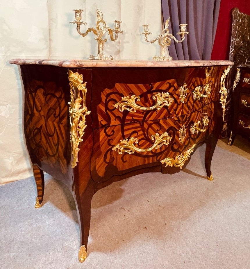 Commode Louis XV , Estampille BVRB  , époque XVIIIe Siècle 