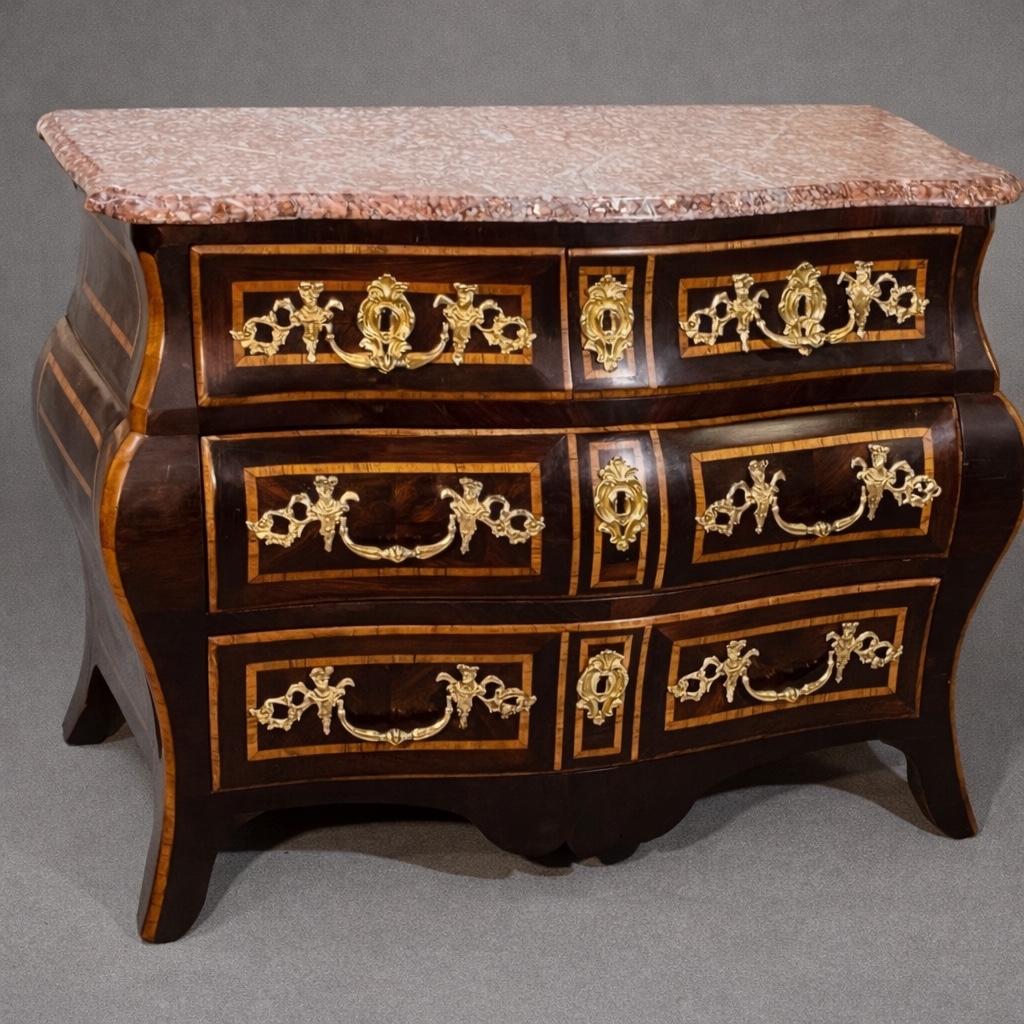 Louis 15 Tombeau Chest Of Drawers, 18th Century 