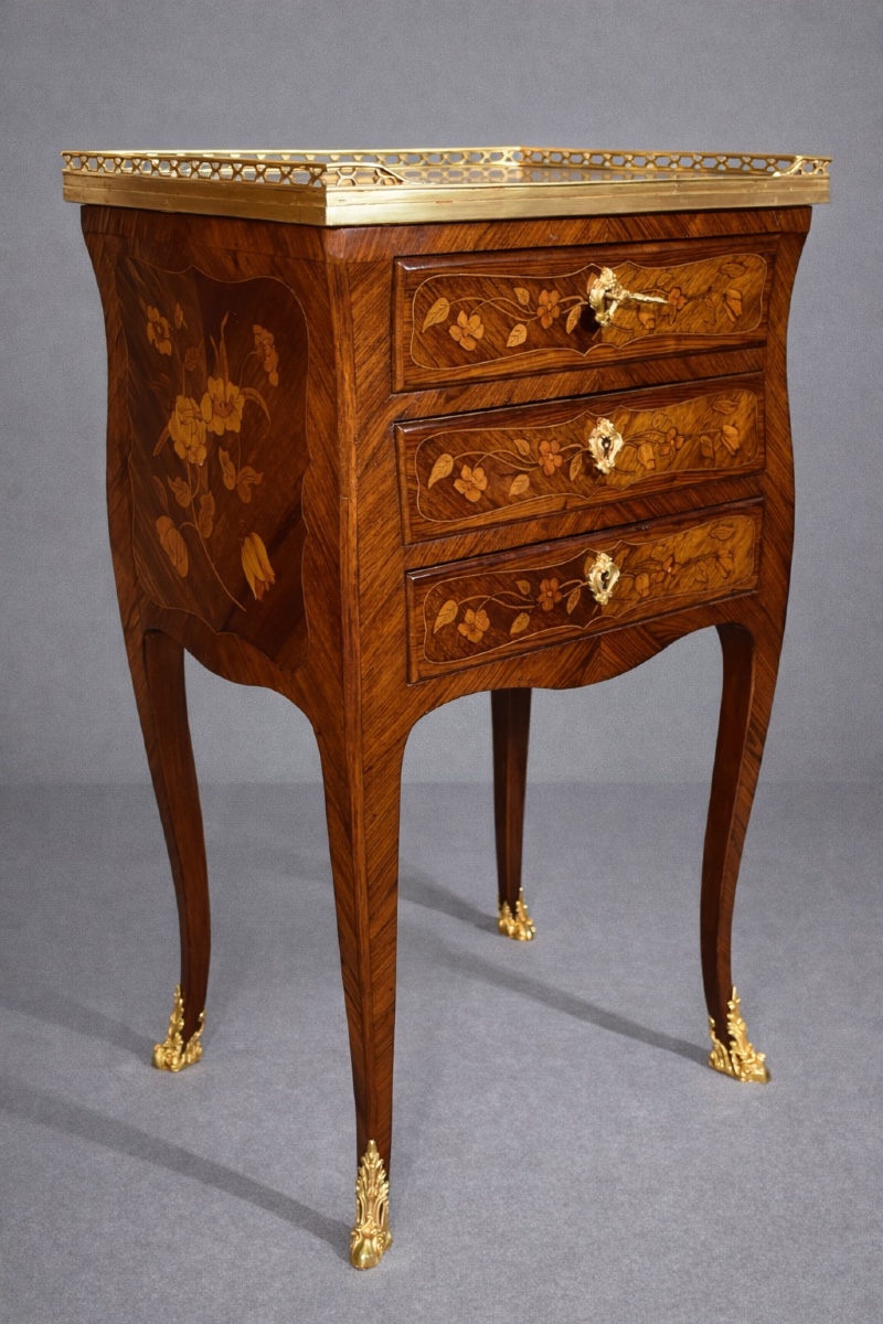 chiffonnière Estampillée Fidelys SCHEY ,  Époque XVIIIe 