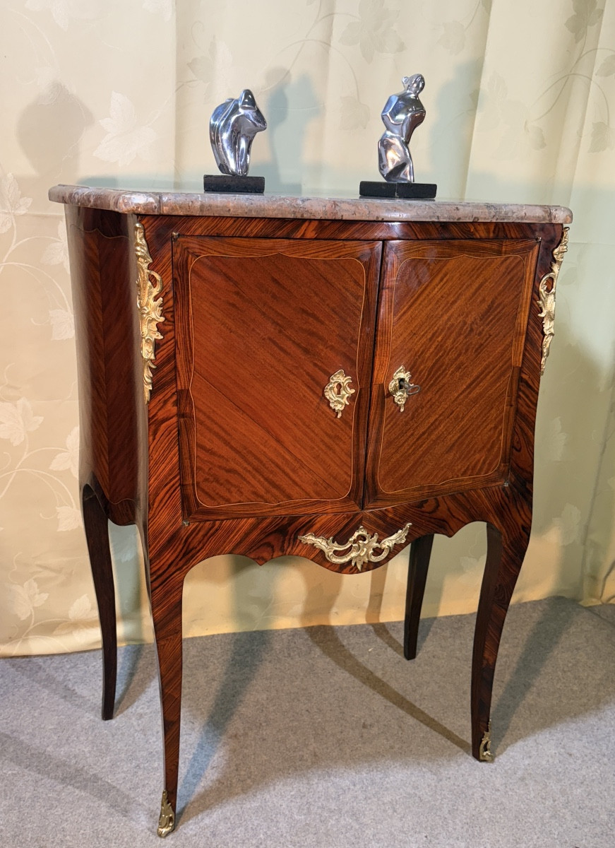 Meuble Louis XV . 2 portes Époque XIXe 
