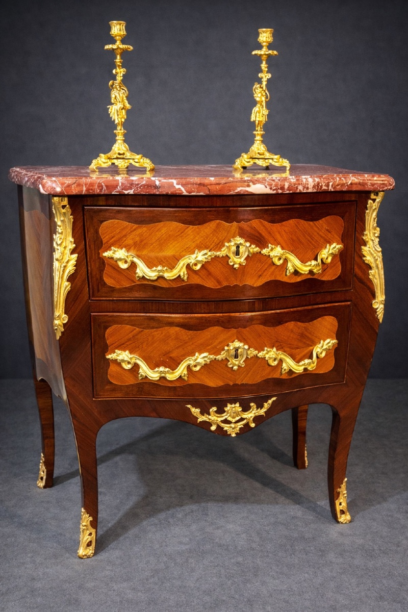 Commode Louis XV , Estampillée J. JOLLAIN , Époque XVIIIe Siècle 