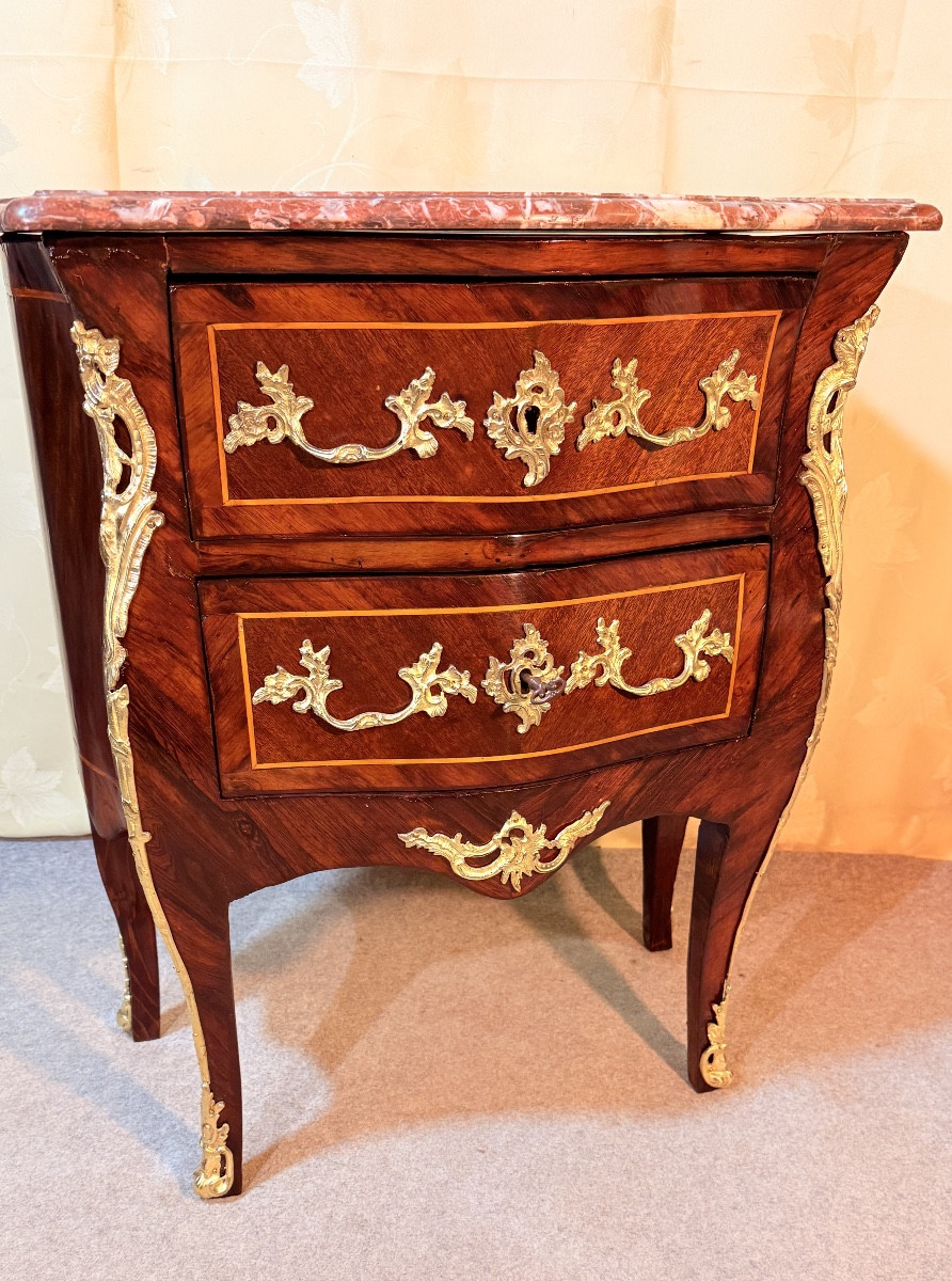 Commode Galbée  Louis XV , Époque XVIIIe Siècle 