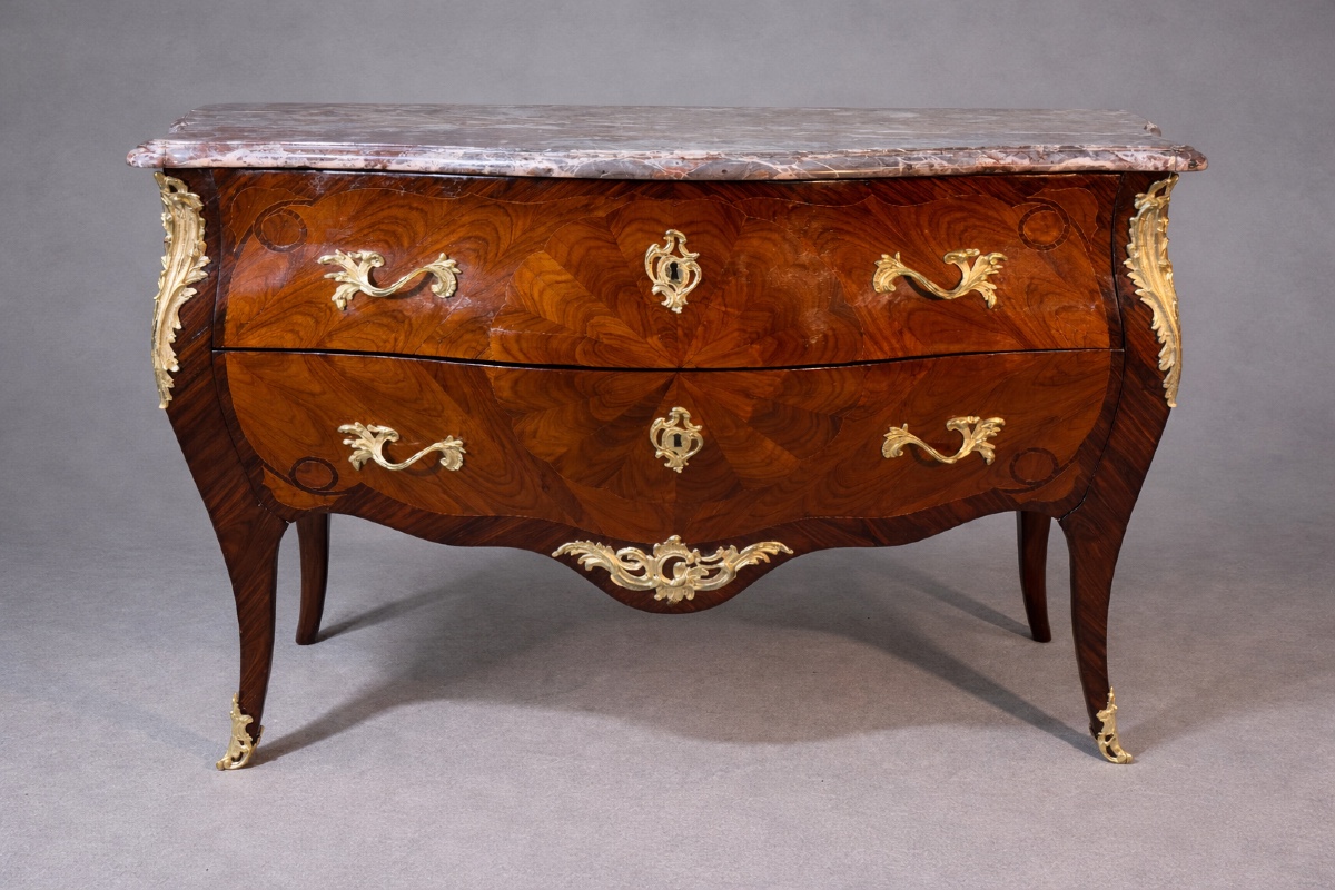 Commode Louis XV , Estampillée P. ROUSSEL + JME , XVIIIe siècle 