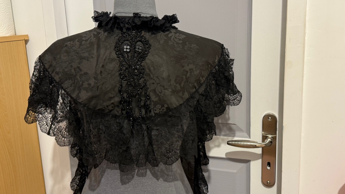 Silk And Jet Pearl Shawl, 19th Century -photo-3