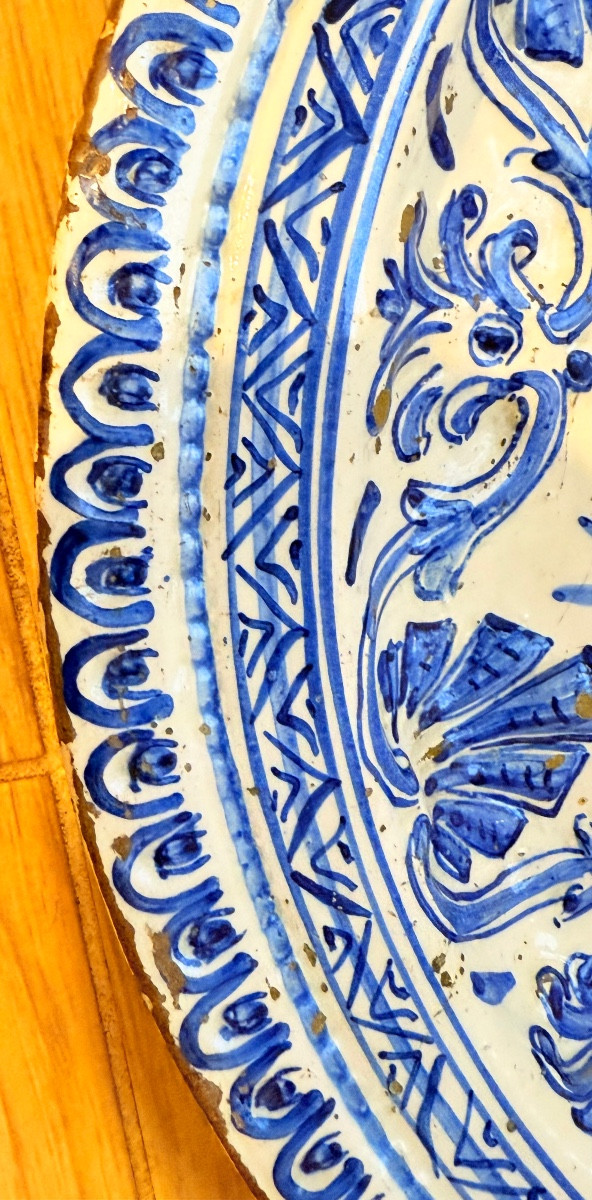 Plat XVIIe en Faïence De Moustiers , Diamètre 45 CM -photo-4