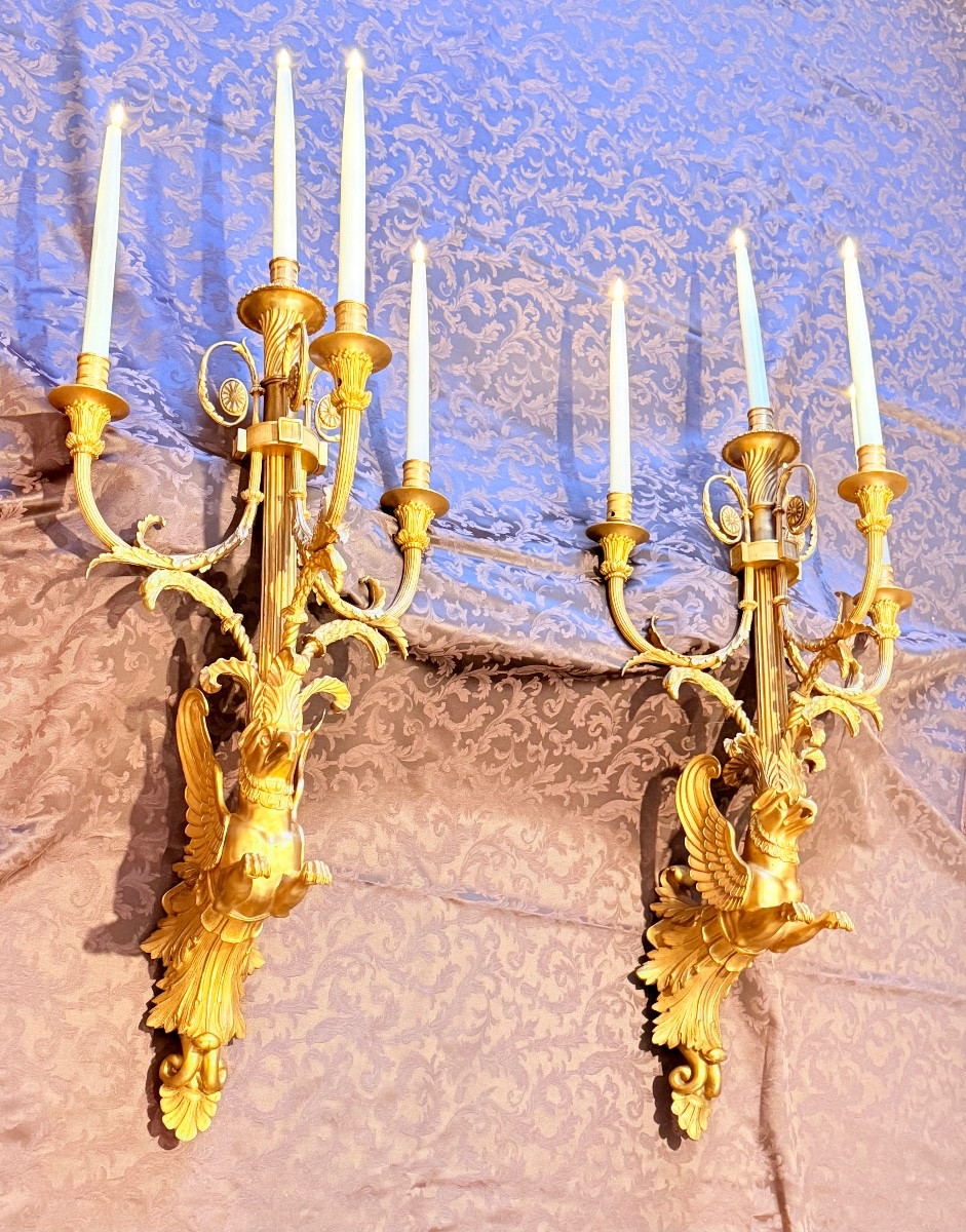 Paire d’Appliques En Bronze  aux Griffons H 85 CM 