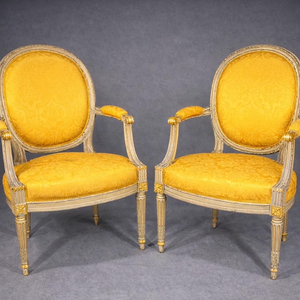 Paire de Fauteuils Louis XVI , Époque XVIIIe Siècle 