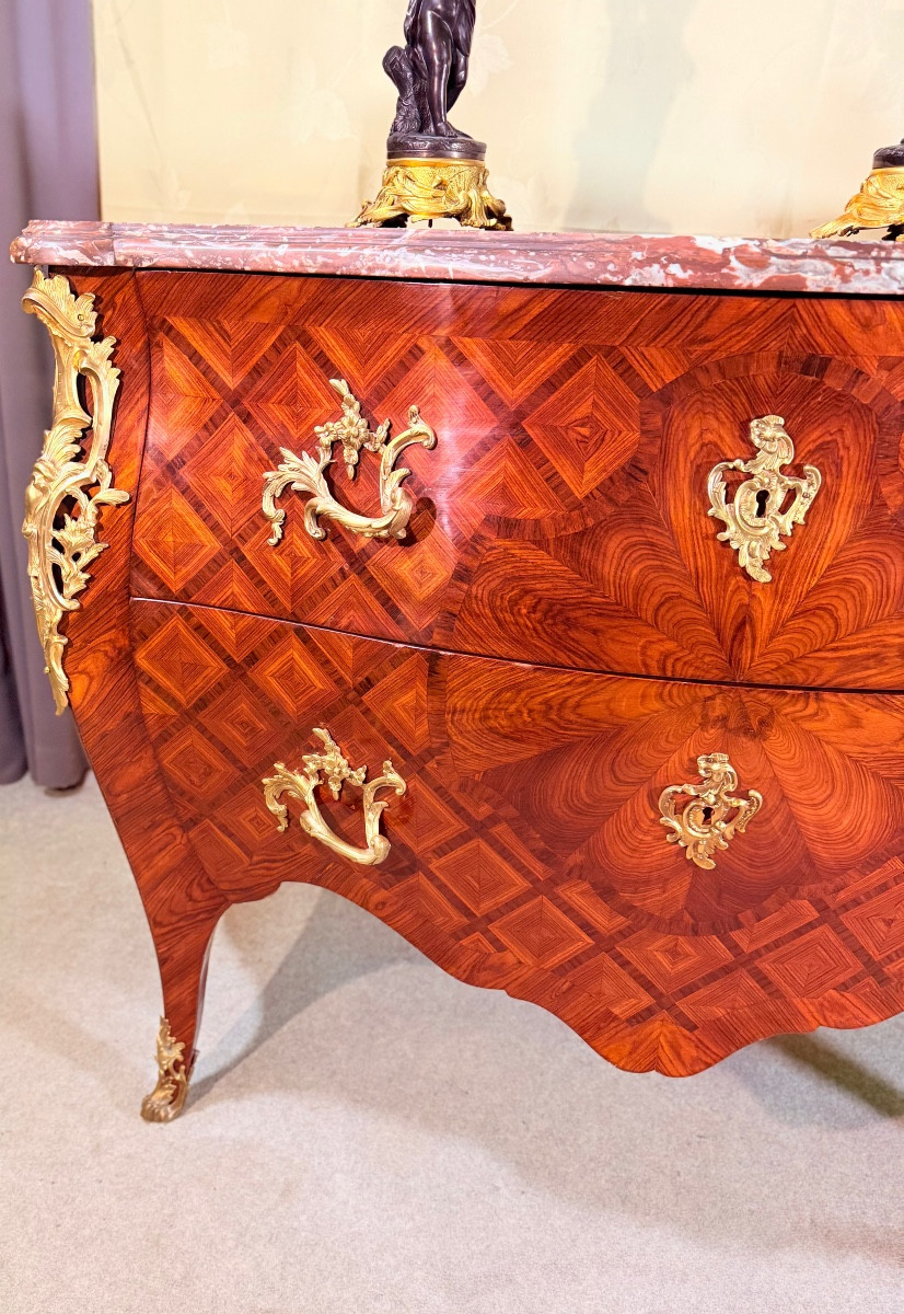 Louis XV Curved Chest Of Drawers, 18th Century -photo-2