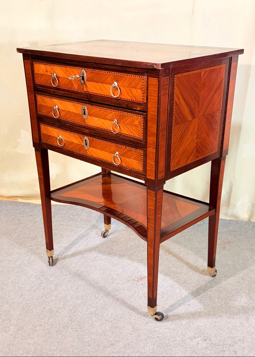 Table De Salon en Acajou , Époque XVIIIe siècle 