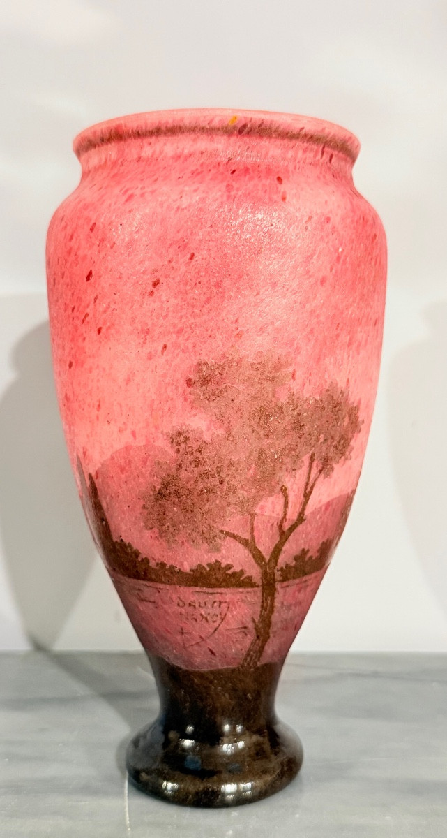Vase signé DAUM NANCY ,  H : 18,5 CM 