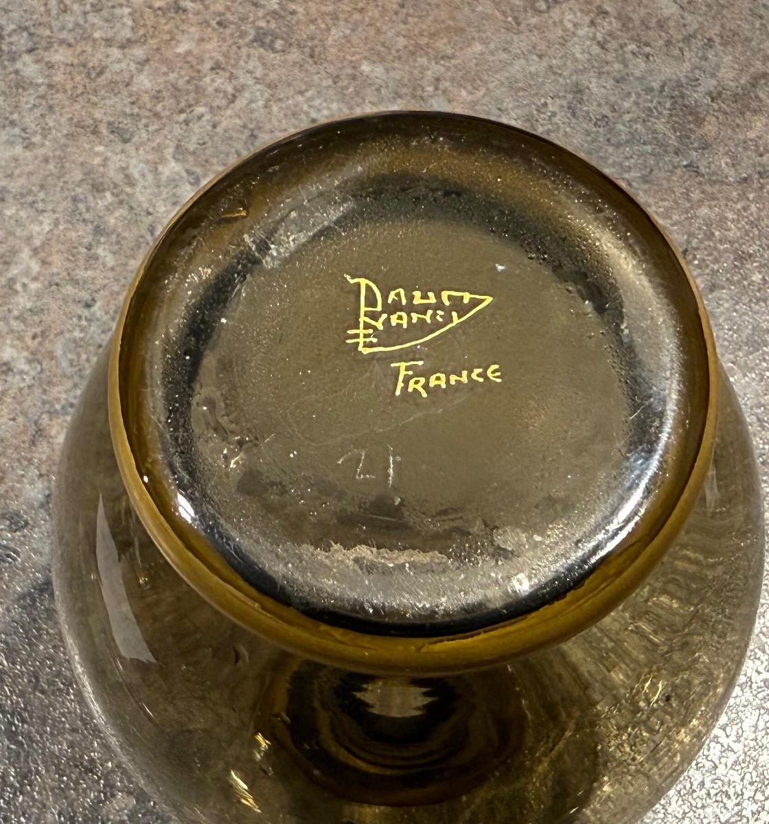 Vase Boule , en Verre Fumé , signé DAUM NANCY -photo-2