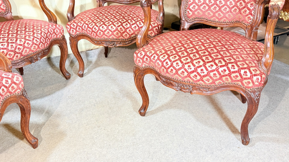 Suite de 4 Fauteuils Lyonnais , Époque Louis XV , XVIIIe Siècle -photo-3