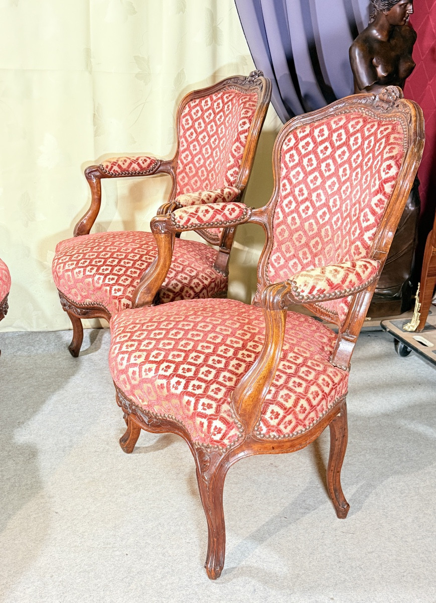 Suite de 4 Fauteuils Lyonnais , Époque Louis XV , XVIIIe Siècle -photo-3