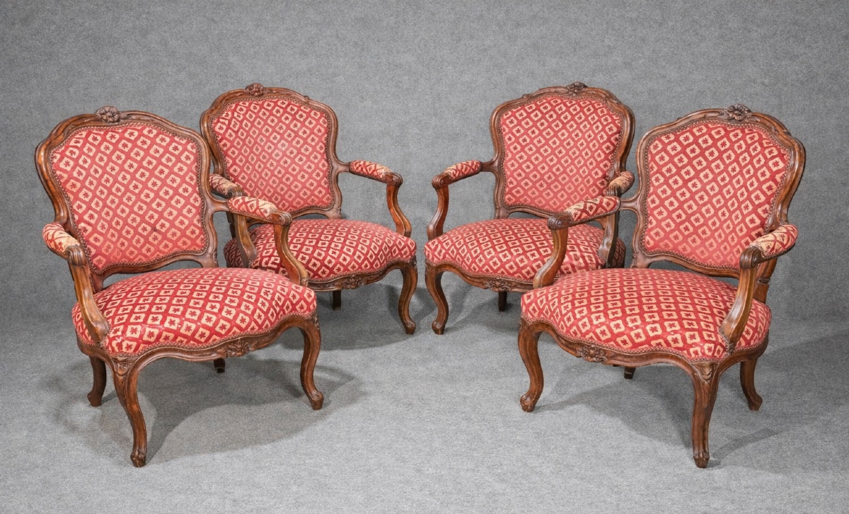 Suite de 4 Fauteuils Lyonnais , Époque Louis XV , XVIIIe Siècle 