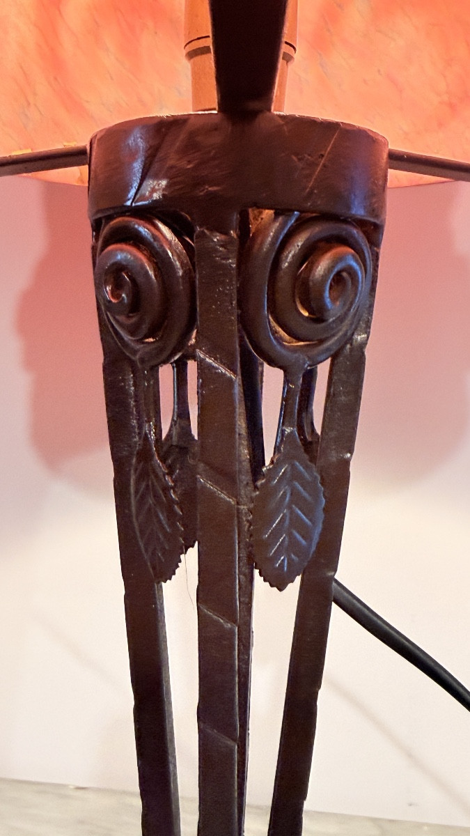 Lampe Art Nouveau , verre marmoréen gainé  de fer forgé -photo-4