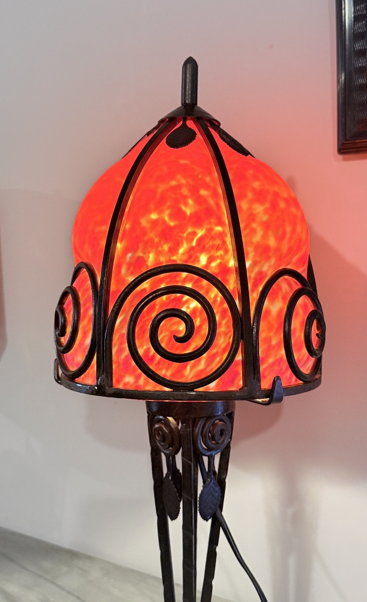 Lampe Art Nouveau , verre marmoréen gainé  de fer forgé -photo-4