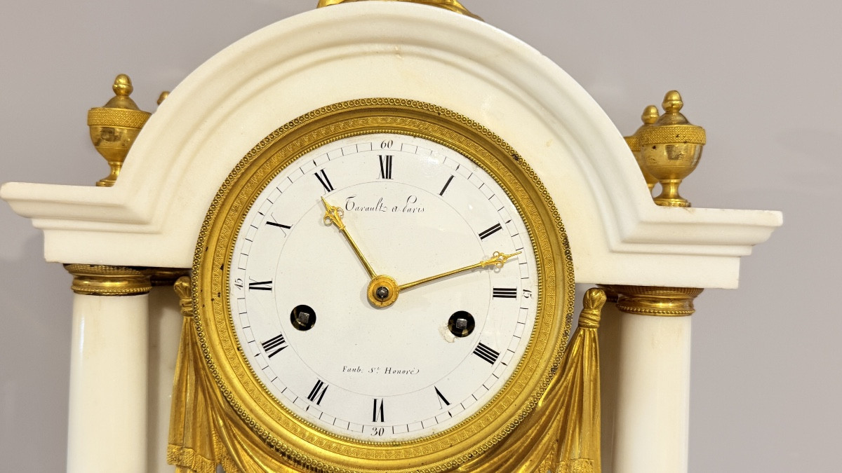 Pendule Portique en Bronze et Marbre Blanc ,  Empire  -photo-2