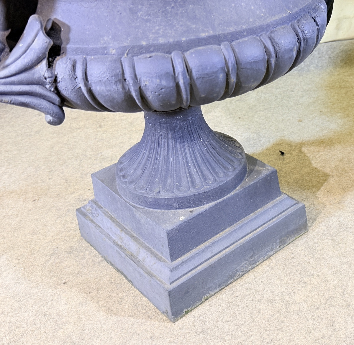 Pair Of Cast Iron Basins With Dragons, 19th Century -photo-7