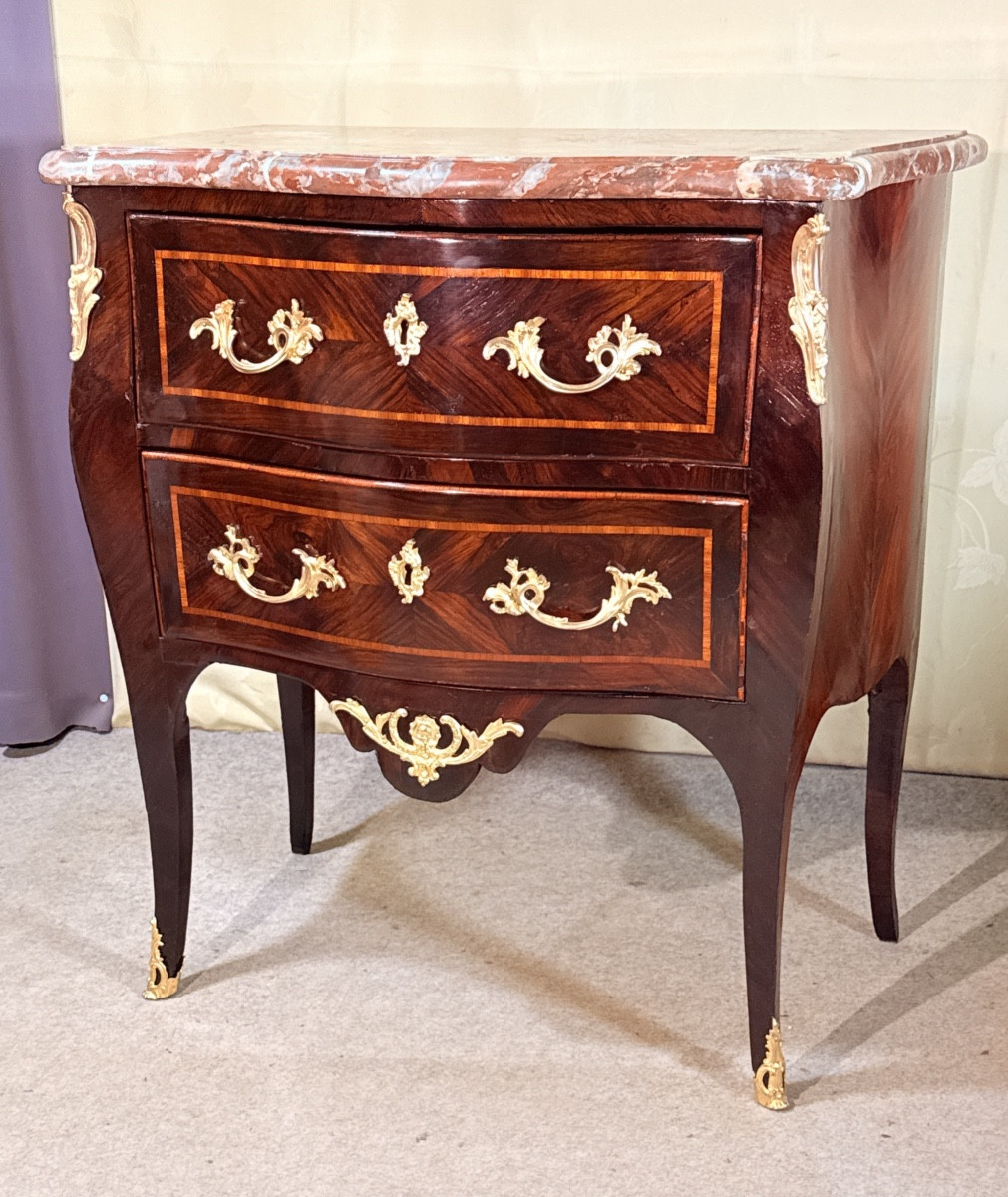 Commode Louis XV , galbée Époque XVIIIe Siècle 