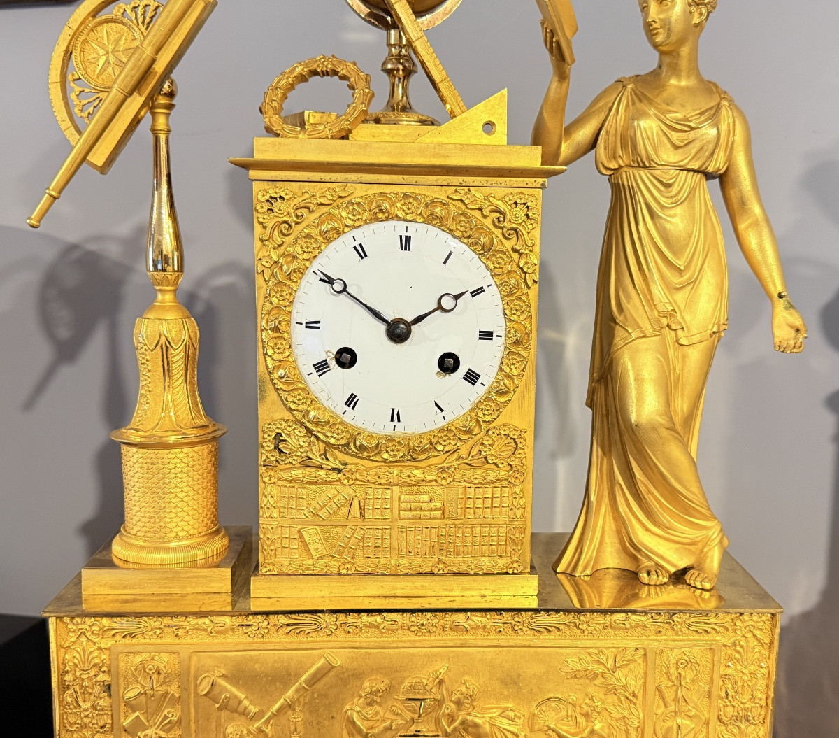 Pendule En Bronze Doré , Époque EMPIRE vers 1815 -photo-1