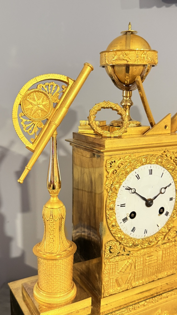 Pendule En Bronze Doré , Époque EMPIRE vers 1815 -photo-3