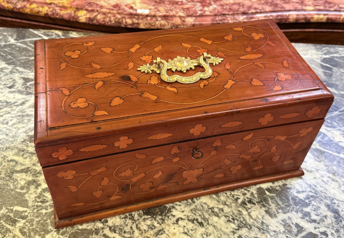Coffret en Marqueterie de Fleurs , Époque XVIIIe Siècle -photo-1