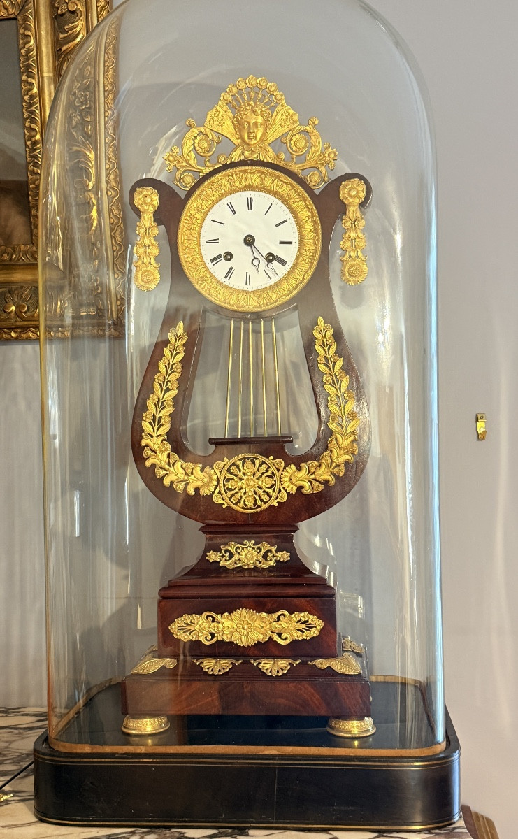 Grande Pendule LYRE  Charles X avec son Globe :  65 CM 