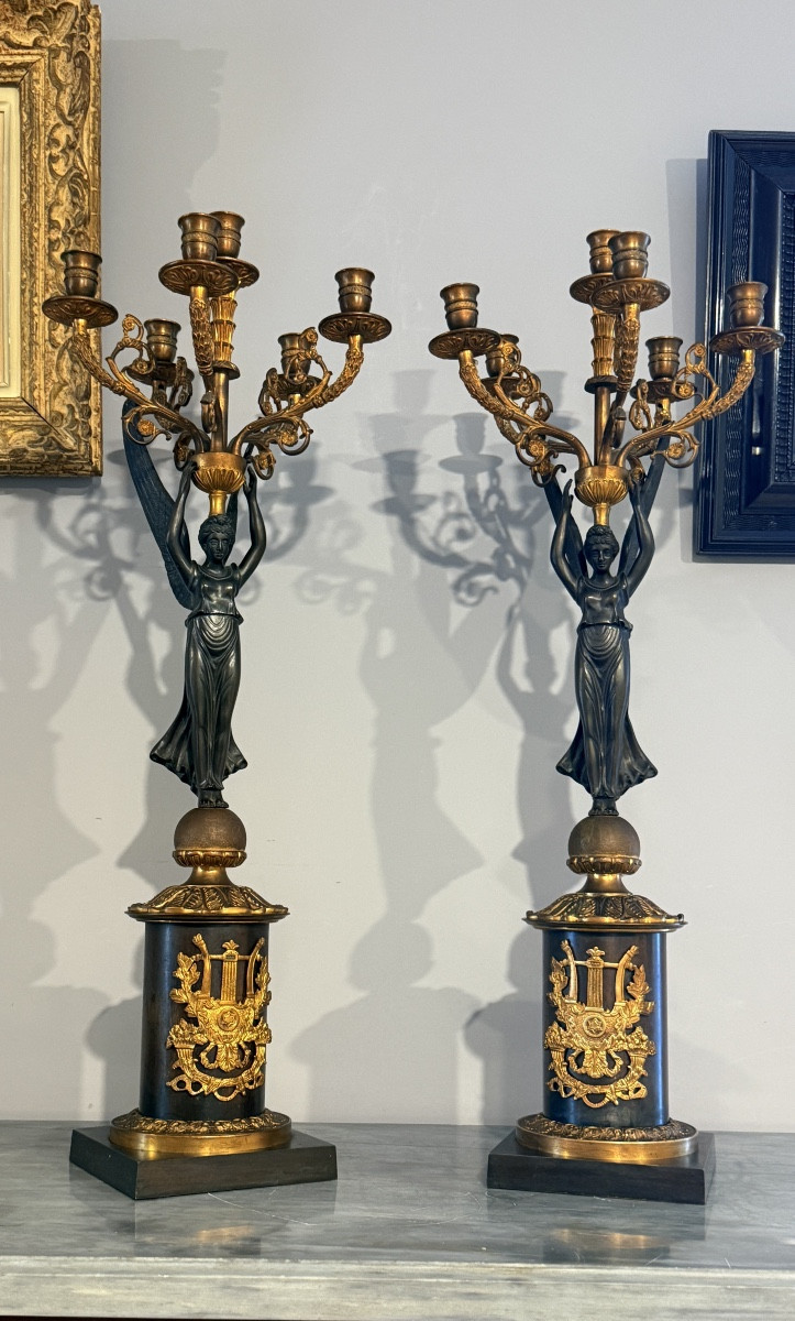 Paire de Candélabres aux Victoires Ailées , Époque EMPIRE , 1805 / 1810