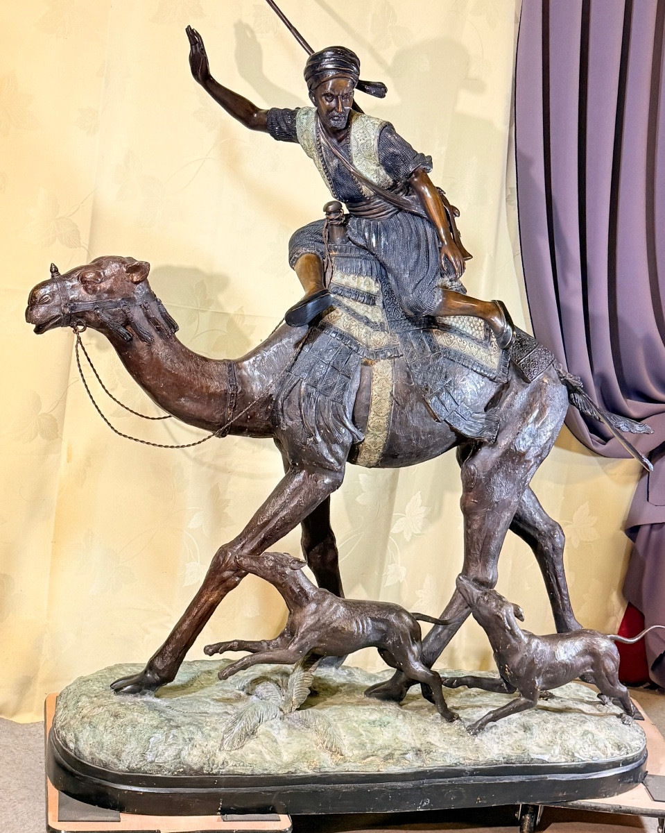 Statue orientaliste en Bronze , signée DUBUCAND , 140 CM 